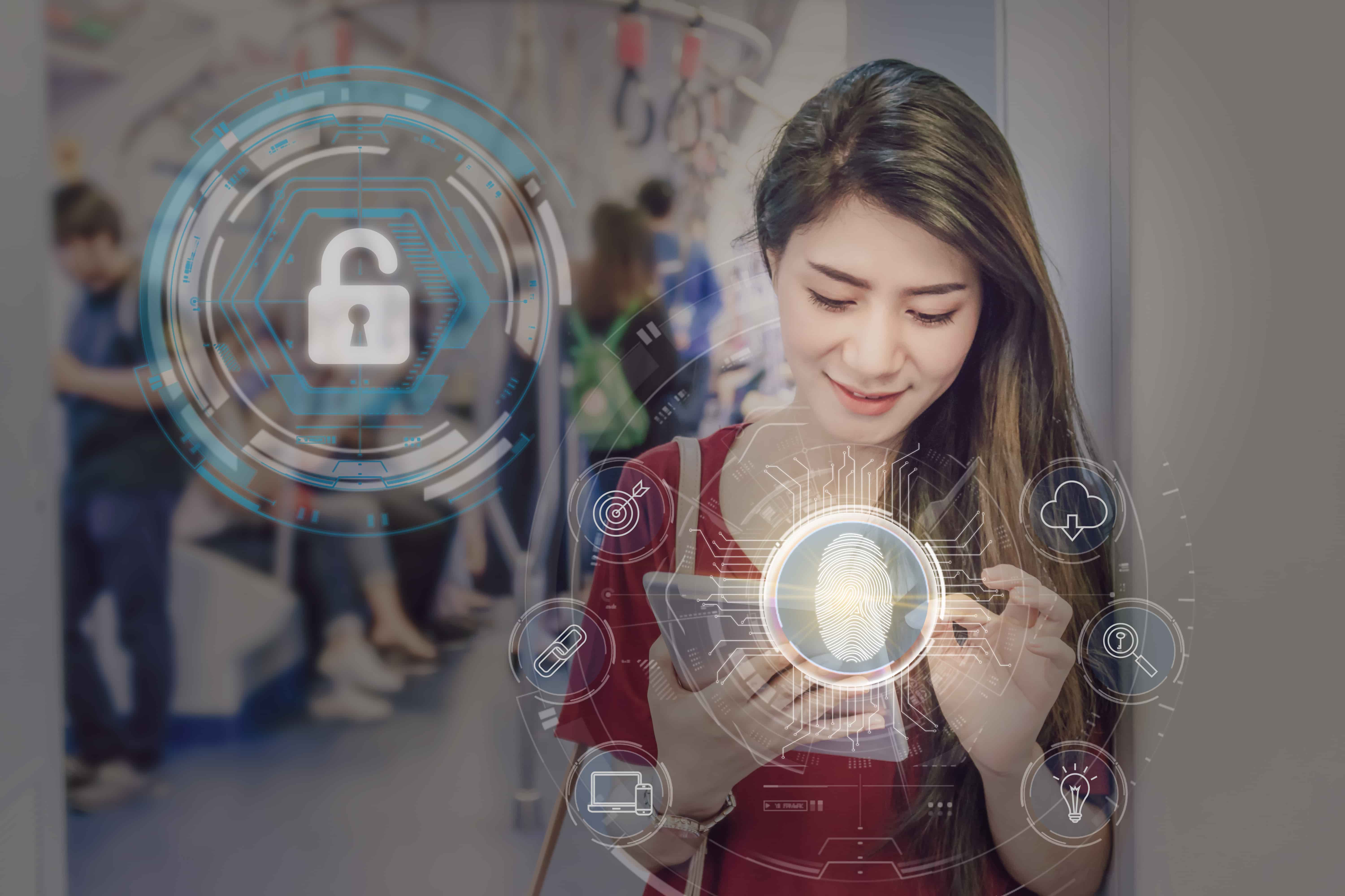 Imagem mostra uma mulher digitando em seu Ipad dentro de um metrô e do Ipad sai uma imagem vetorizada representando biometria