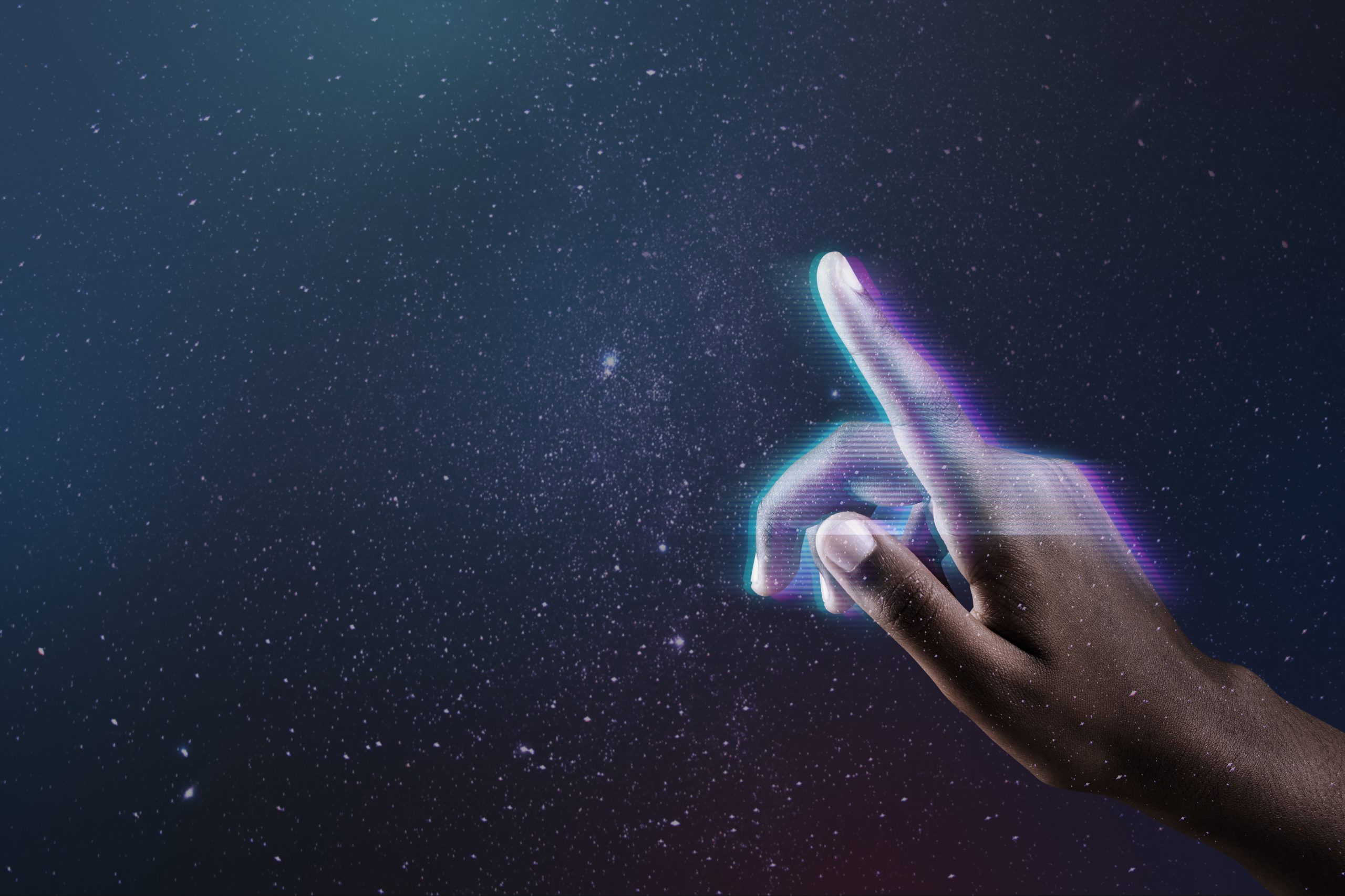 Tecnologias do futuro: 10 tendências para acompanhar! Imagem de uma mão humana real transformando-se em uma versão virtual, em fundo abstrato.
